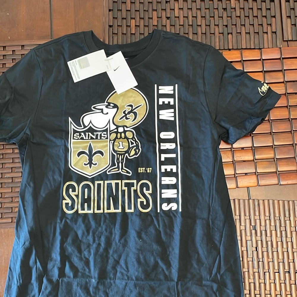 Nike New Orleans Saints t shirt.